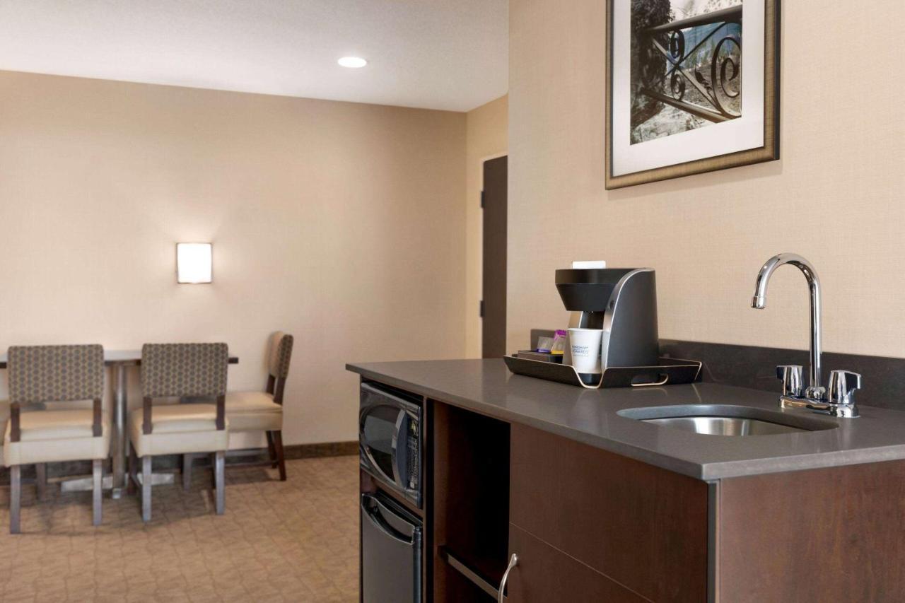 Wyndham Garden Fallsview Niagara Falls