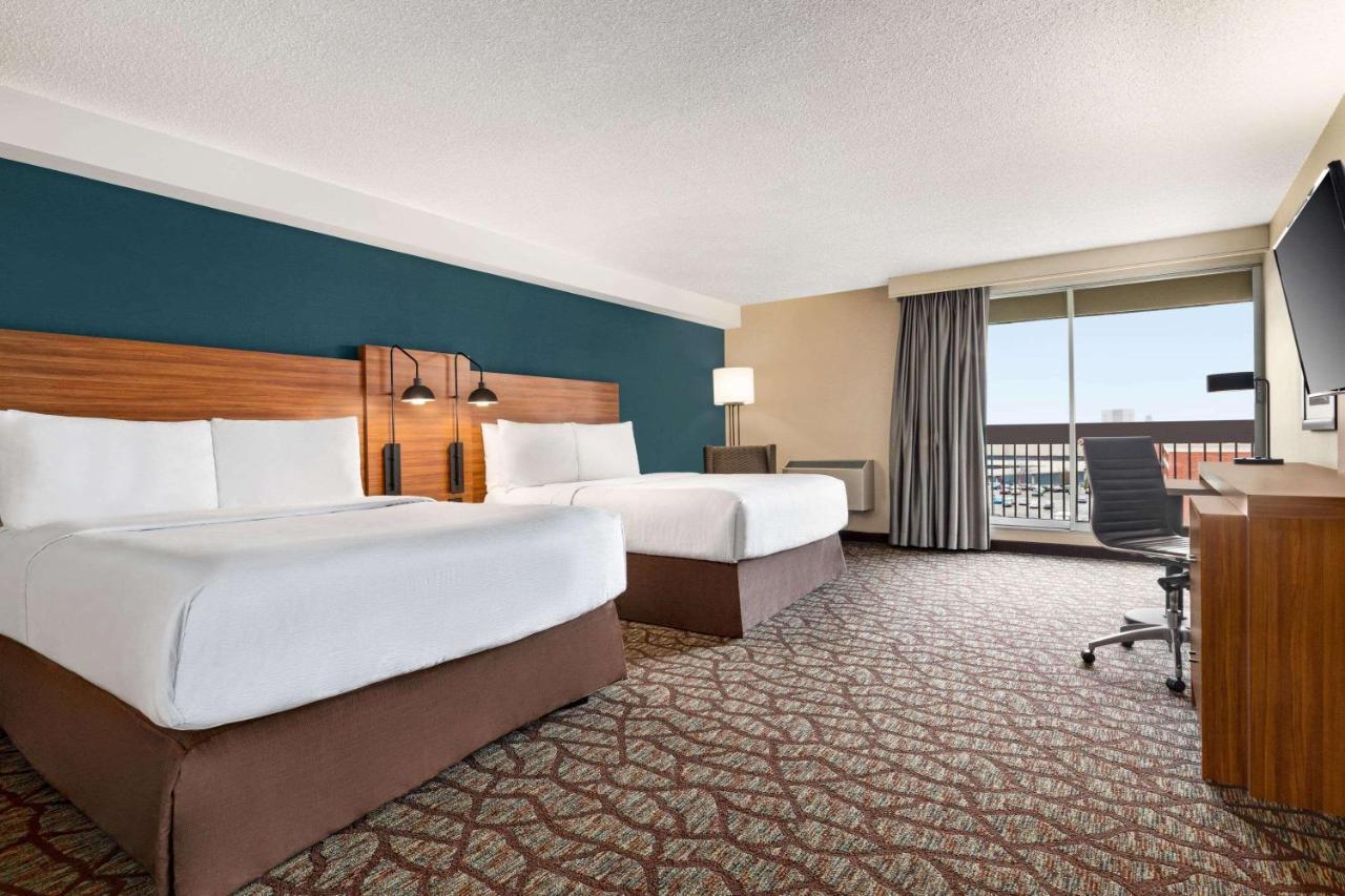 Wyndham Garden Fallsview 4* Niagara Falls