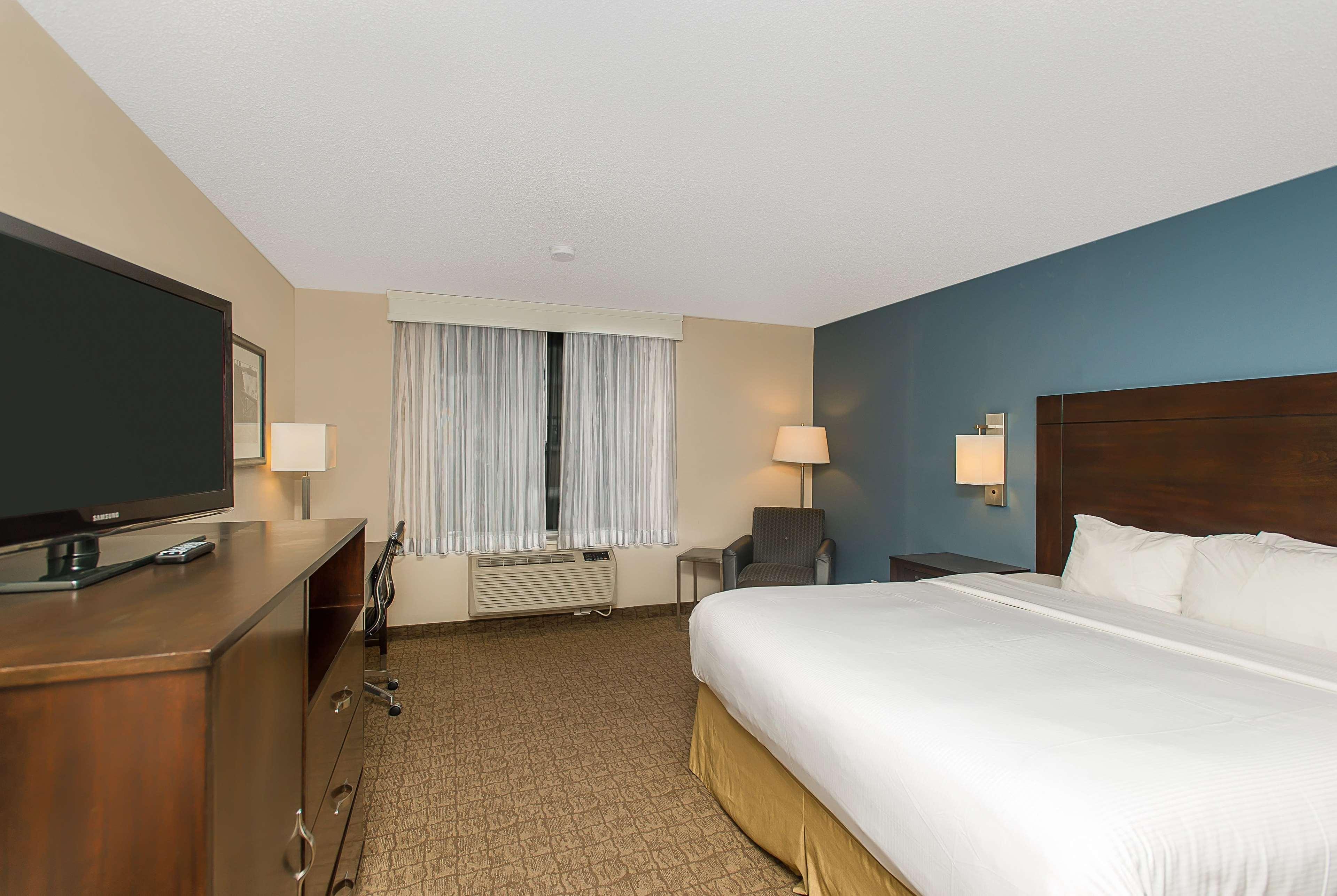 Wyndham Garden Fallsview Niagara Falls