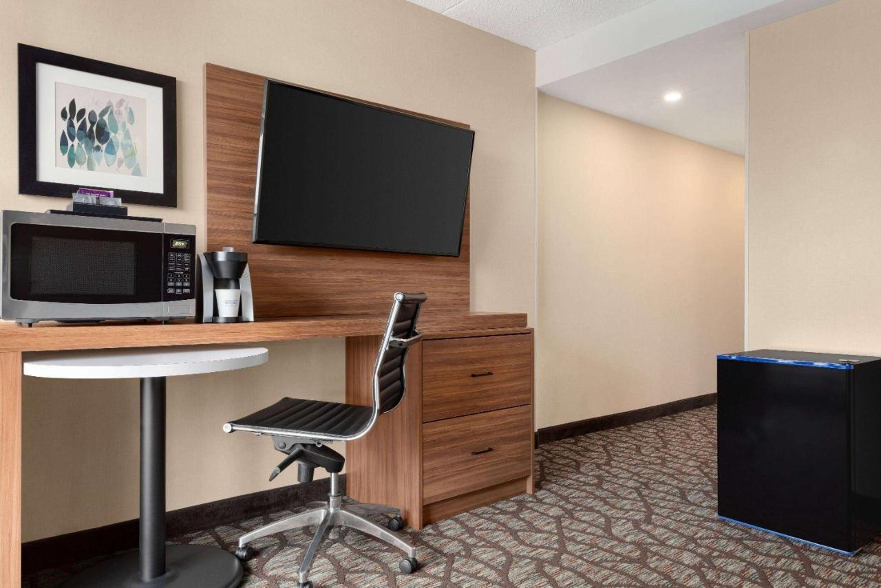 Wyndham Garden Fallsview 4* Niagara Falls