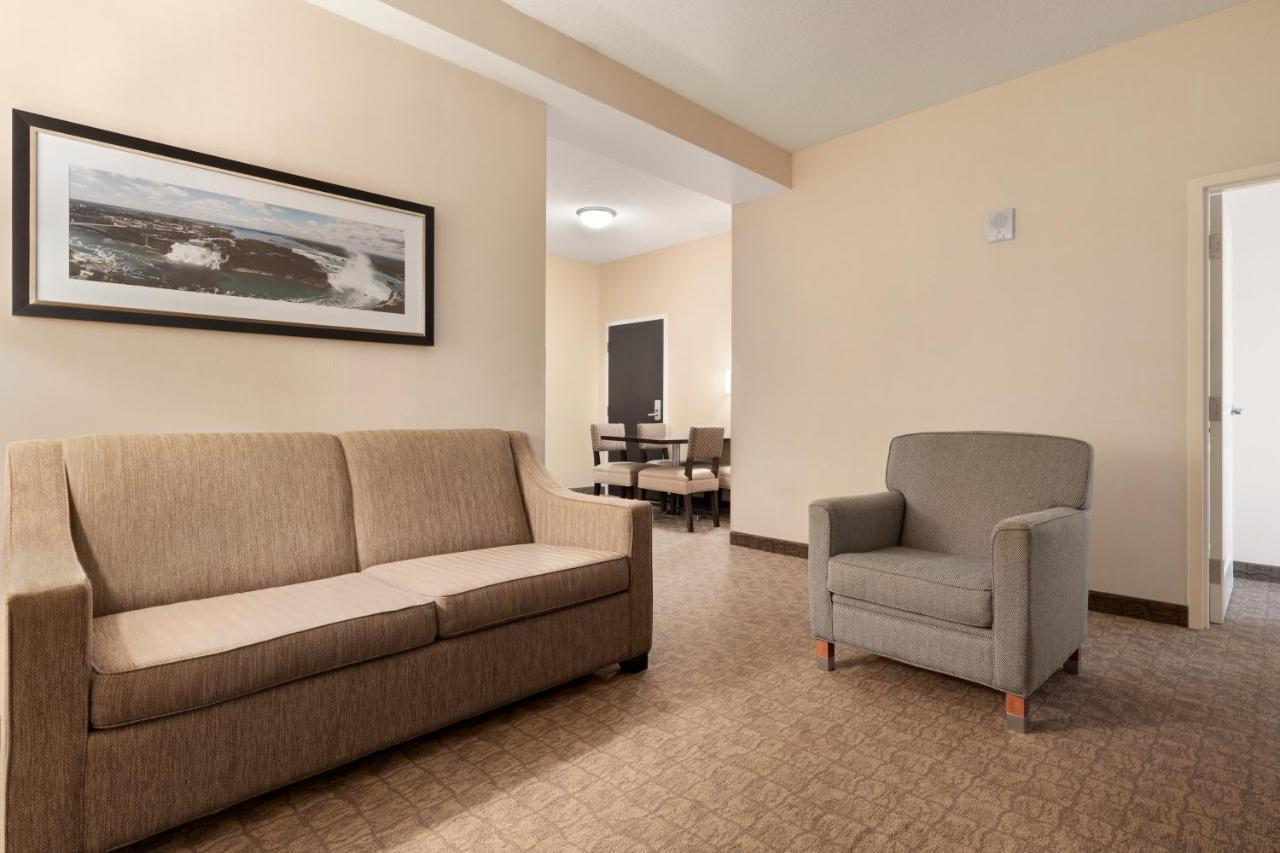Wyndham Garden Fallsview