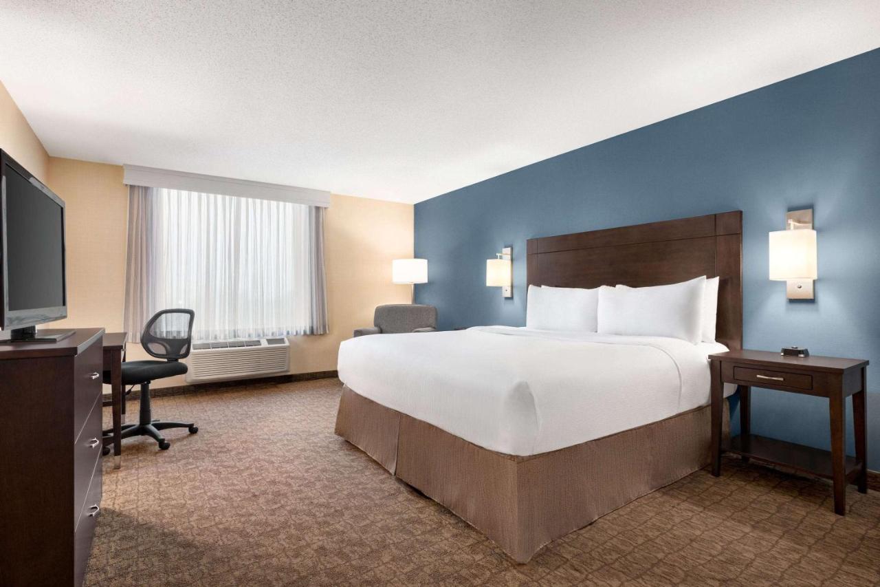 Wyndham Garden Fallsview 4* Niagara Falls