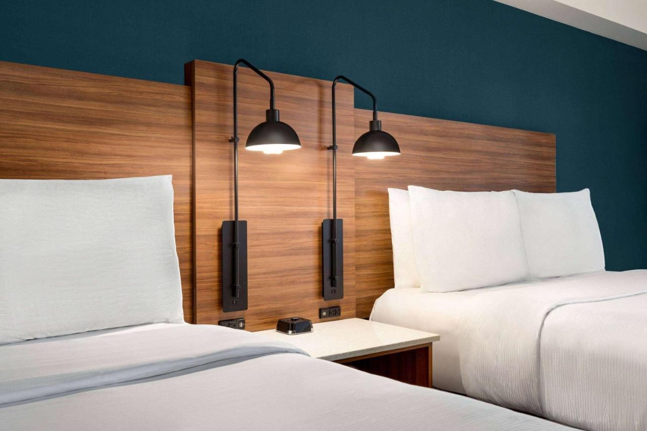 Wyndham Garden Fallsview Hotel Niagara Falls