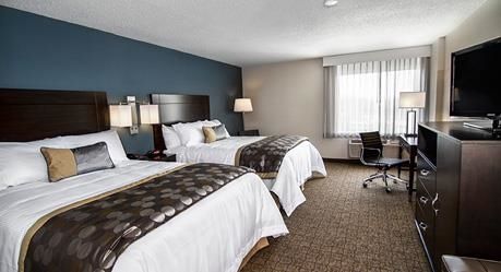 Wyndham Garden Fallsview Hotel 4*